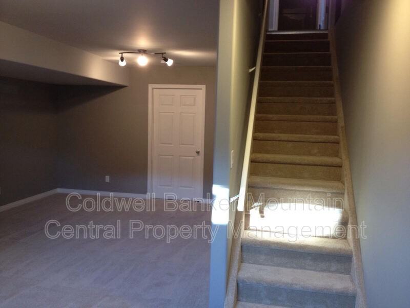 11841 97 St Nw #3 - Photo 6 of 10