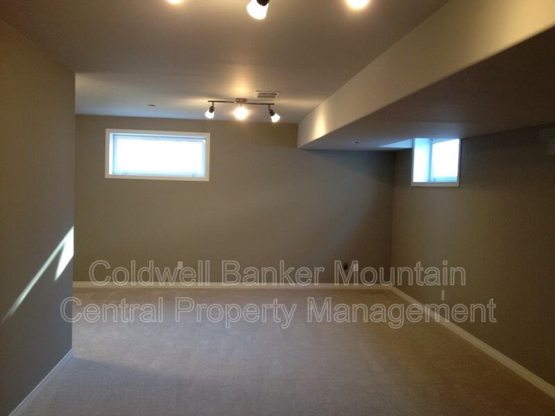 11841 97 St Nw #3 - Photo 7 of 10