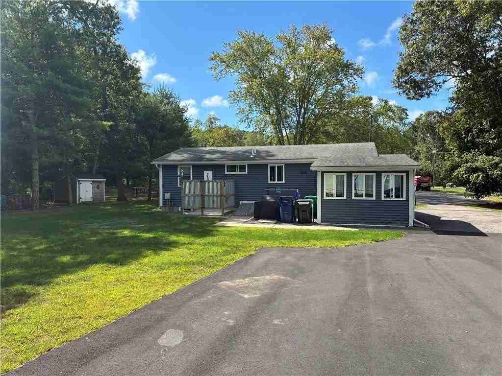 283 Balsam Rd - Photo 2 of 12