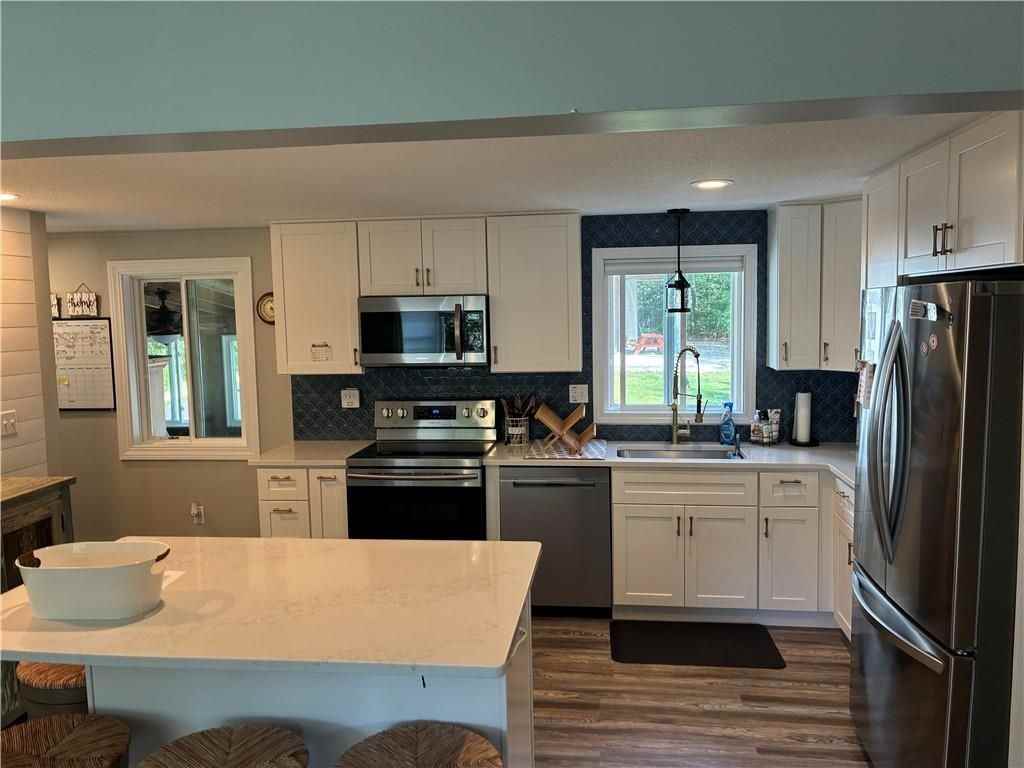 283 Balsam Rd - Photo 3 of 12