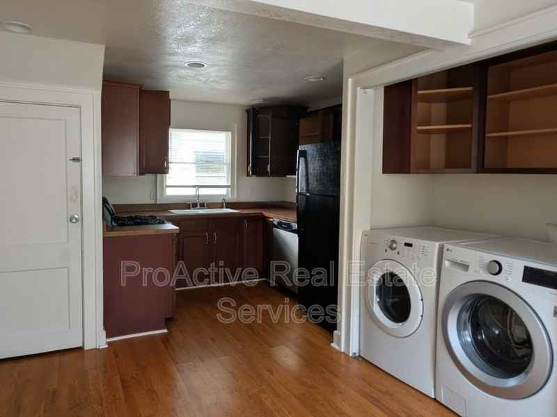 1412 Melrose Pkwy - Photo 5 of 12