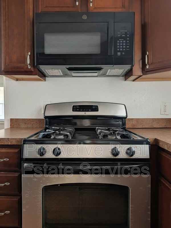 1412 Melrose Pkwy - Photo 7 of 12