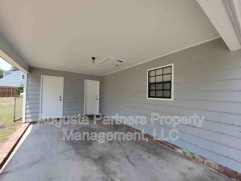 611 Langley Ct - Photo 3 of 20