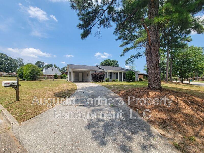 611 Langley Ct - Photo 2 of 20