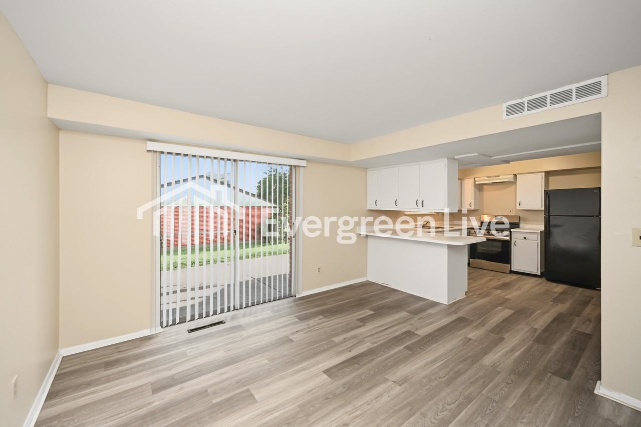 1733 Continental Dr - Photo 4 of 15