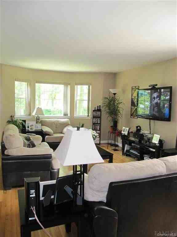2207 Delanoy Ave - Photo 2 of 3