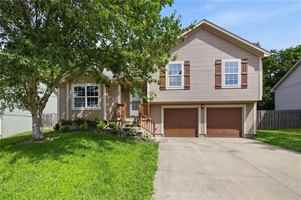 featured image of 2521 Nw Richard Dr