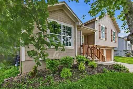 2521 Nw Richard Dr - Photo 4 of 36