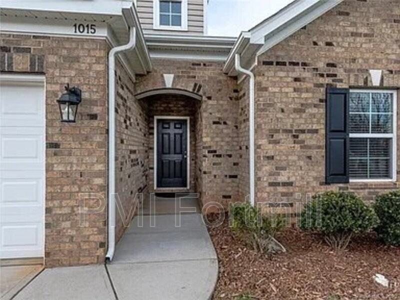 1015 Albany Park Dr - Photo 2 of 33