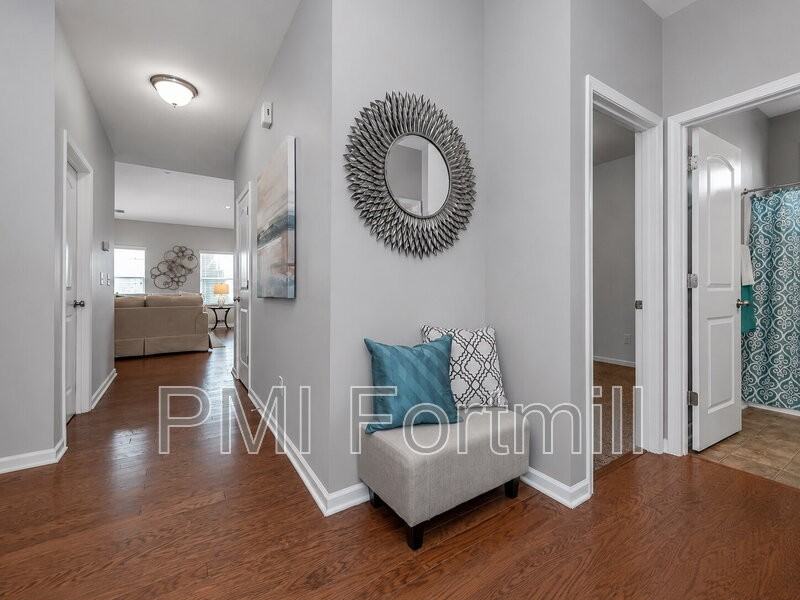 1015 Albany Park Dr - Photo 3 of 33