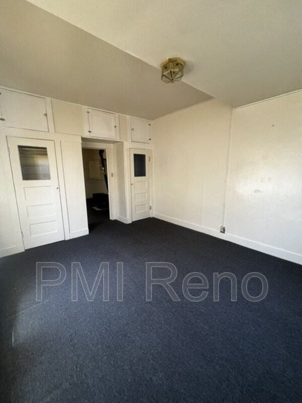 724 W 6th St #B - Photo 4 of 7