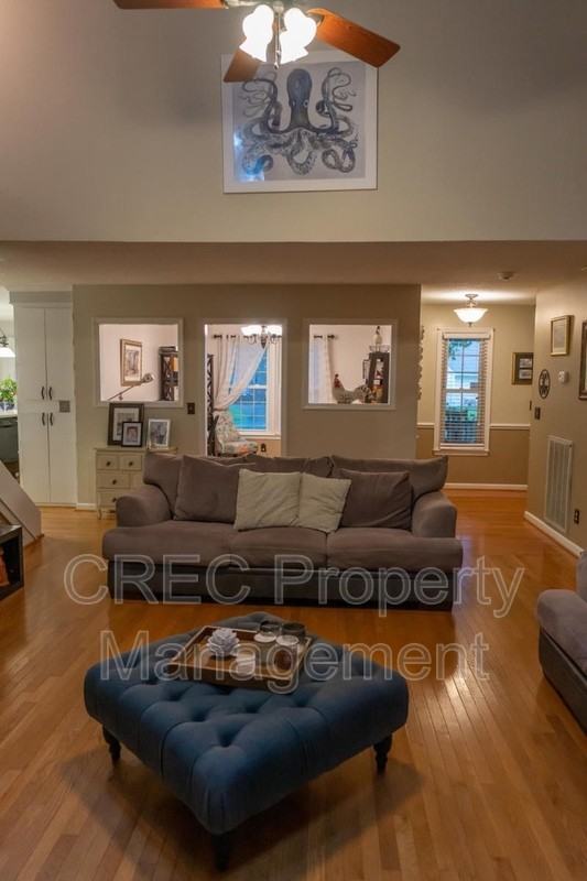 114 Queensbury Cir - Photo 5 of 36