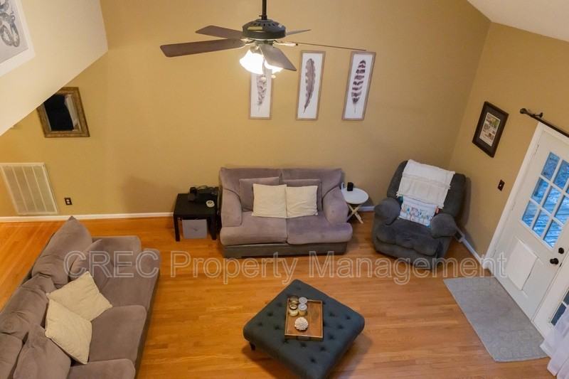 114 Queensbury Cir - Photo 7 of 36