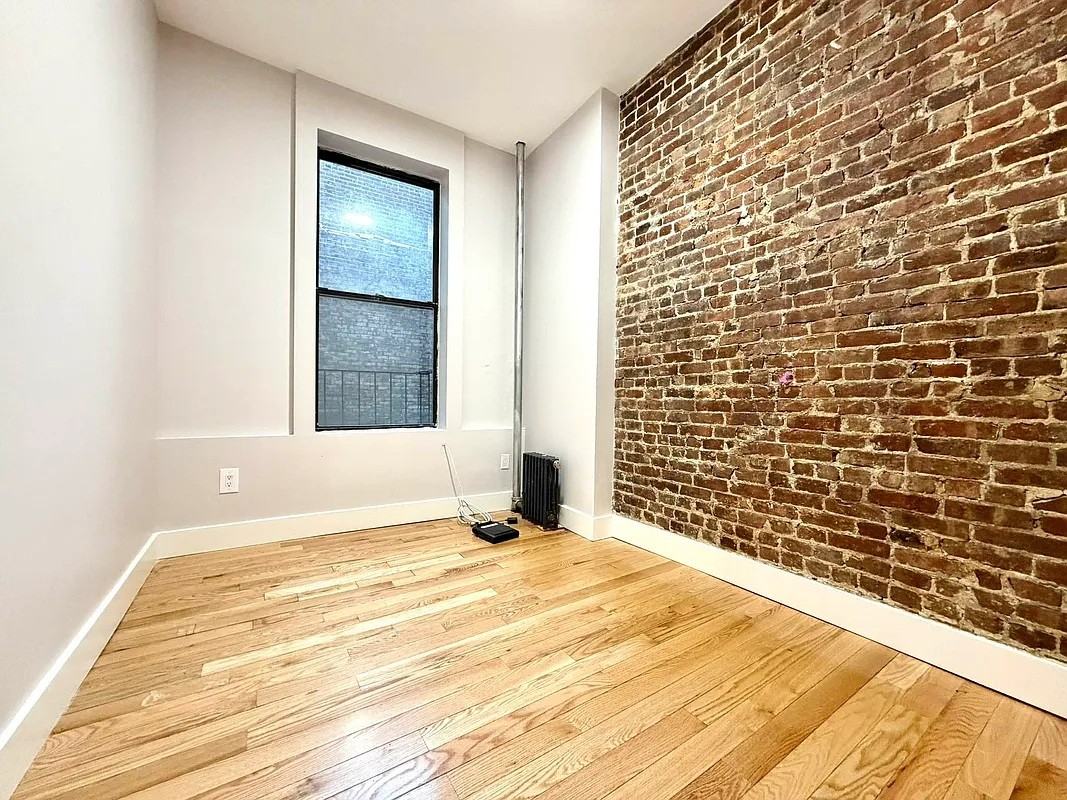 304 Stuyvesant Avenue #4 - Photo 4 of 6