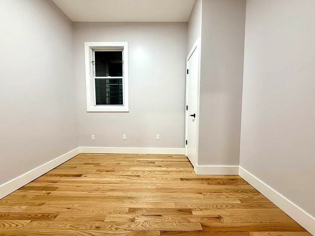 304 Stuyvesant Avenue #4 - Photo 6 of 6