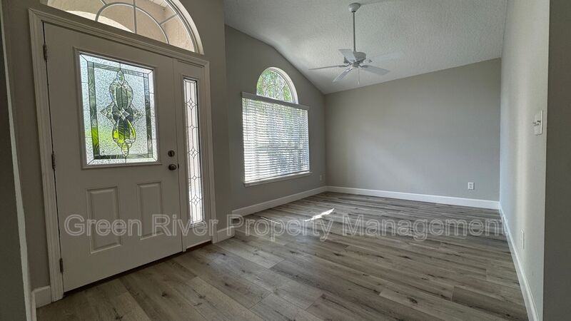 338 Bridgestone Ct - Photo 3 of 38