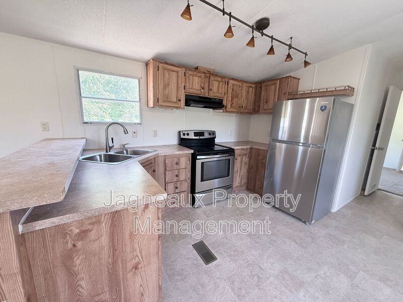 840 Sim Portie Rd - Photo 6 of 10