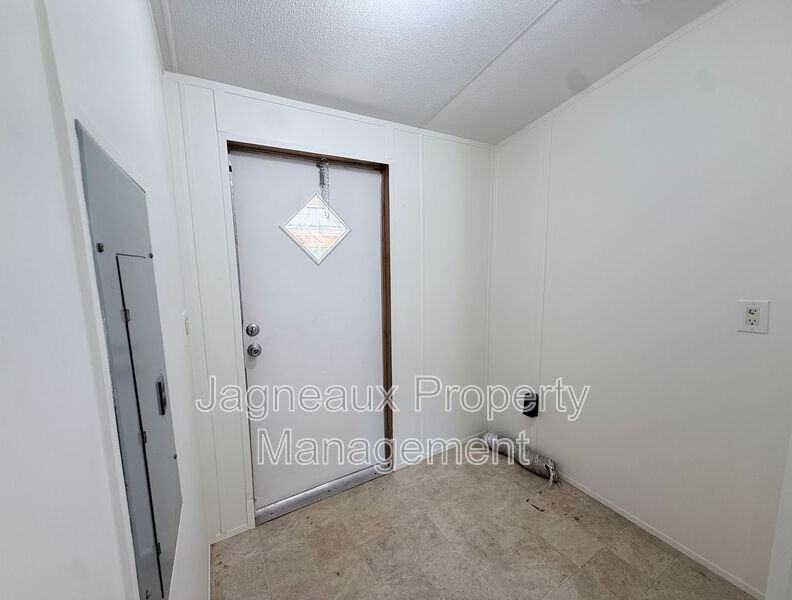 840 Sim Portie Rd - Photo 7 of 10