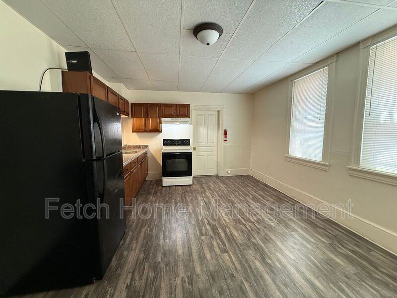 722 E King St #6 - Photo 2 of 12