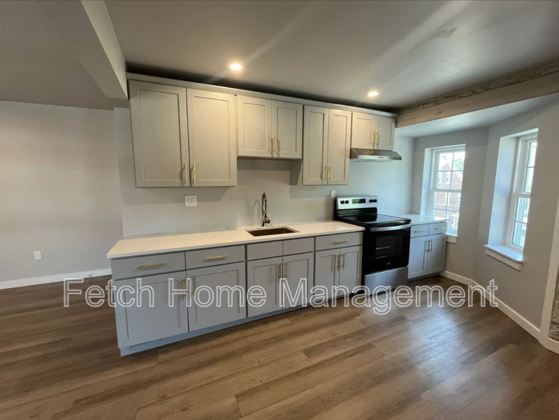 218 Walnut St #3 - Photo 6 of 29