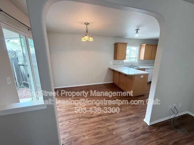 1825 Sw Easy St - Photo 7 of 31