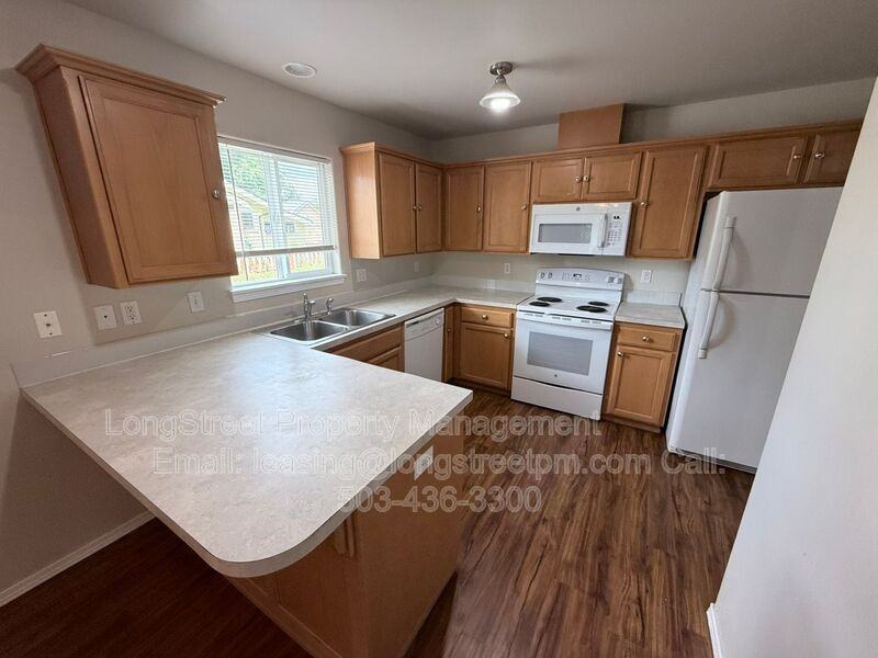 1825 Sw Easy St - Photo 3 of 31