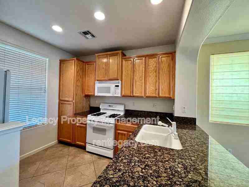1843 Dawnelle Way - Photo 3 of 17