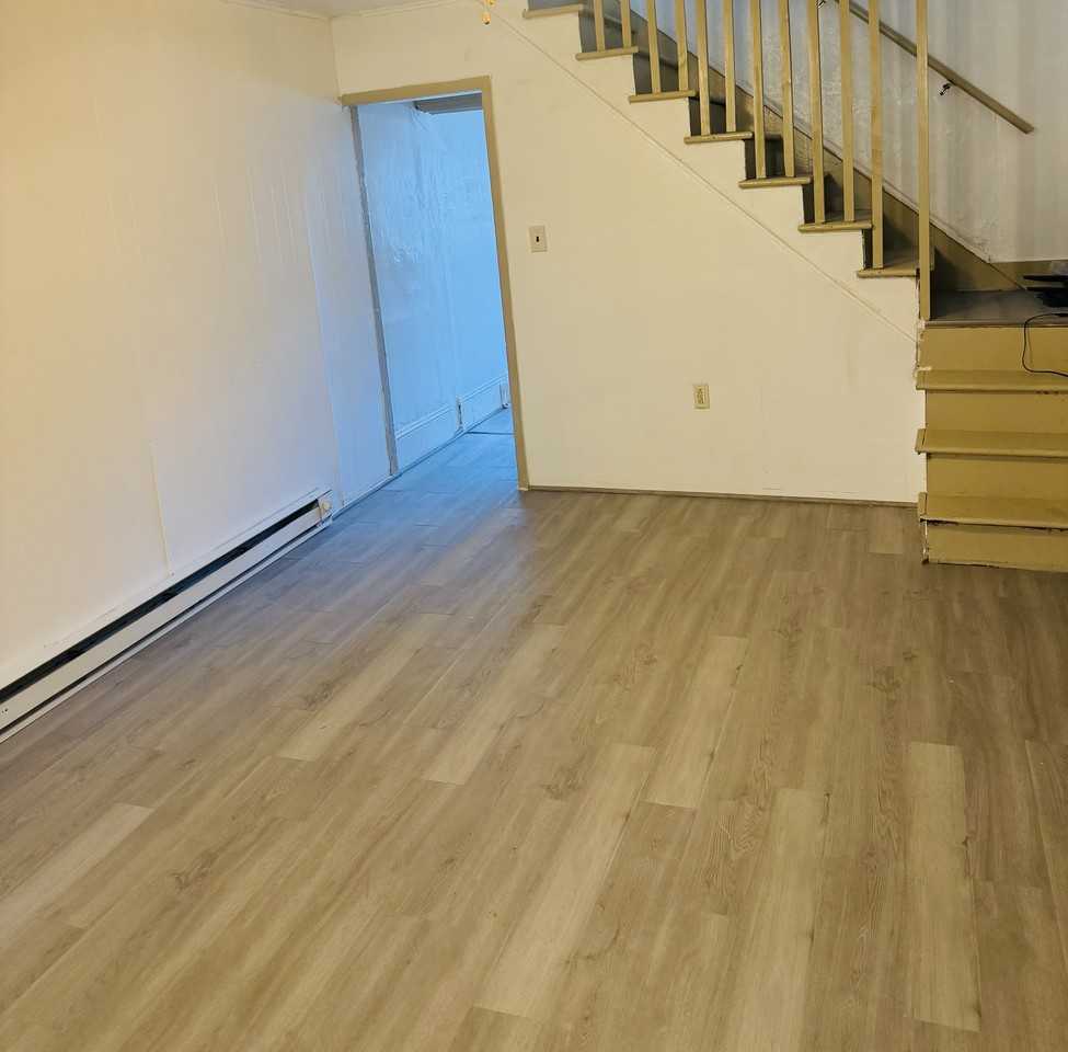 444 Lewis St - Photo 3 of 17