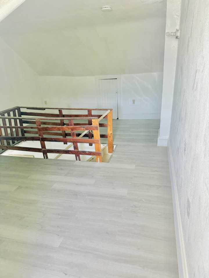 444 Lewis St - Photo 5 of 17