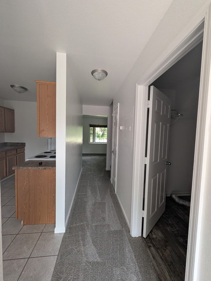 533 Thomas St #537THAS - Photo 2 of 12