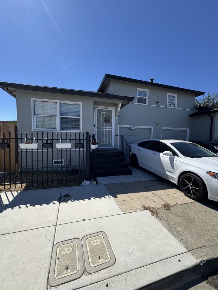 1530 Somers St - Photo 5 of 5