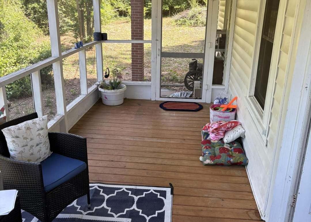 2564 Richmond Hill Rd #1 - Photo 2 of 3