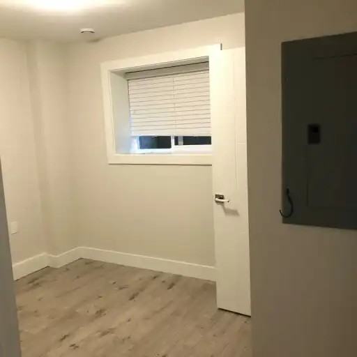 975 Delestre Ave - Photo 5 of 8