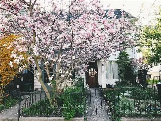 194 Major St - Photo 2 of 16