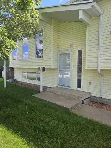 8403 19 Ave Nw - Photo 2 of 22