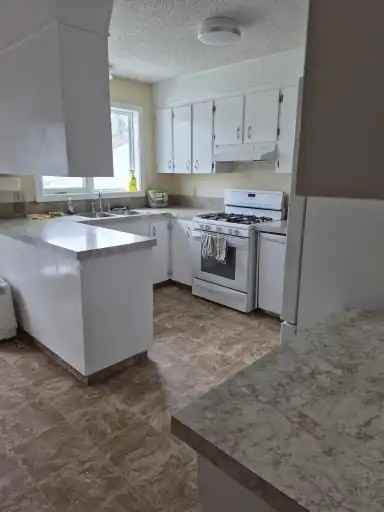 8403 19 Ave Nw - Photo 5 of 22