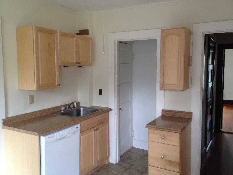 81 S Main St - Photo 5 of 8