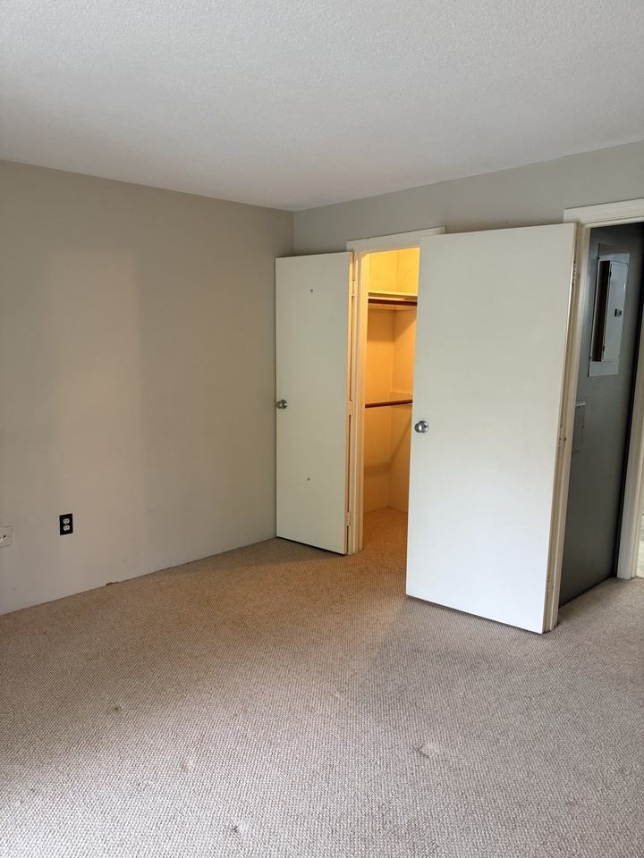 36 Walden Dr #15 - Photo 4 of 12
