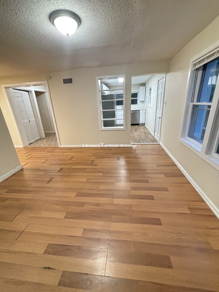 50 Oakdale Ave - Photo 2 of 22