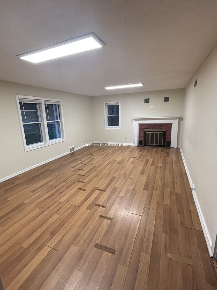 50 Oakdale Ave - Photo 4 of 22