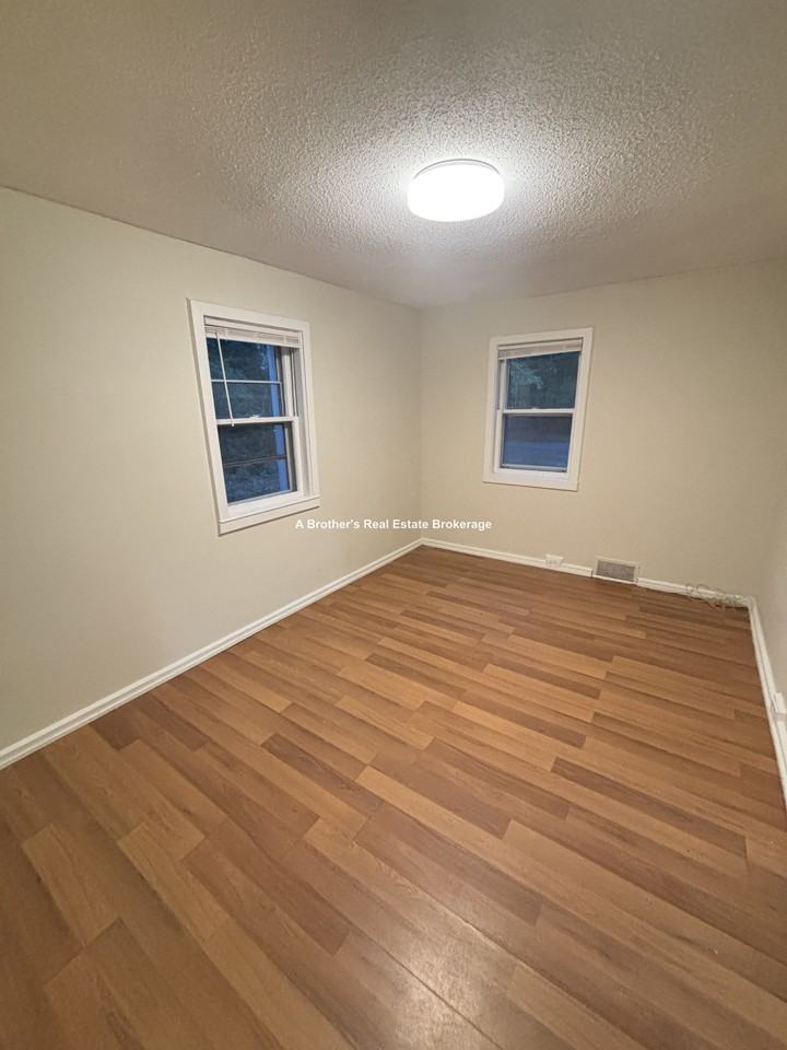 50 Oakdale Ave - Photo 6 of 22