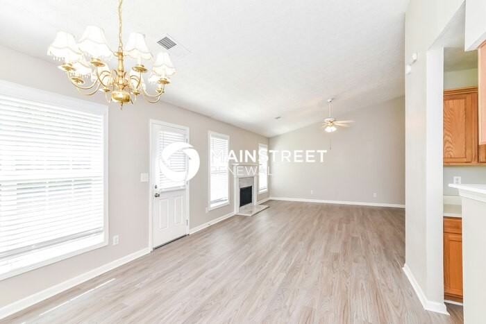 240 Circle Rd - Photo 5 of 16
