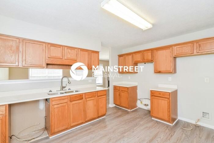 240 Circle Rd - Photo 7 of 16