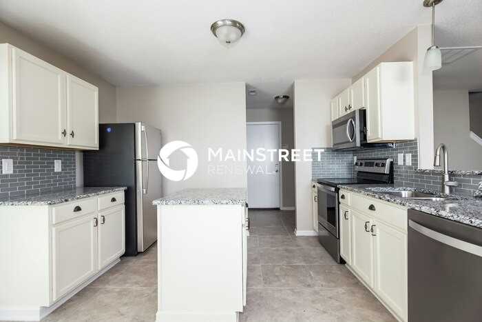 11200 Amber Glen Dr - Photo 7 of 17