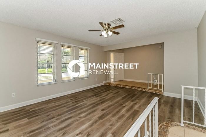 1405 Se 31st St - Photo 3 of 16