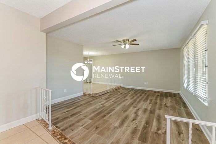 1405 Se 31st St - Photo 4 of 16