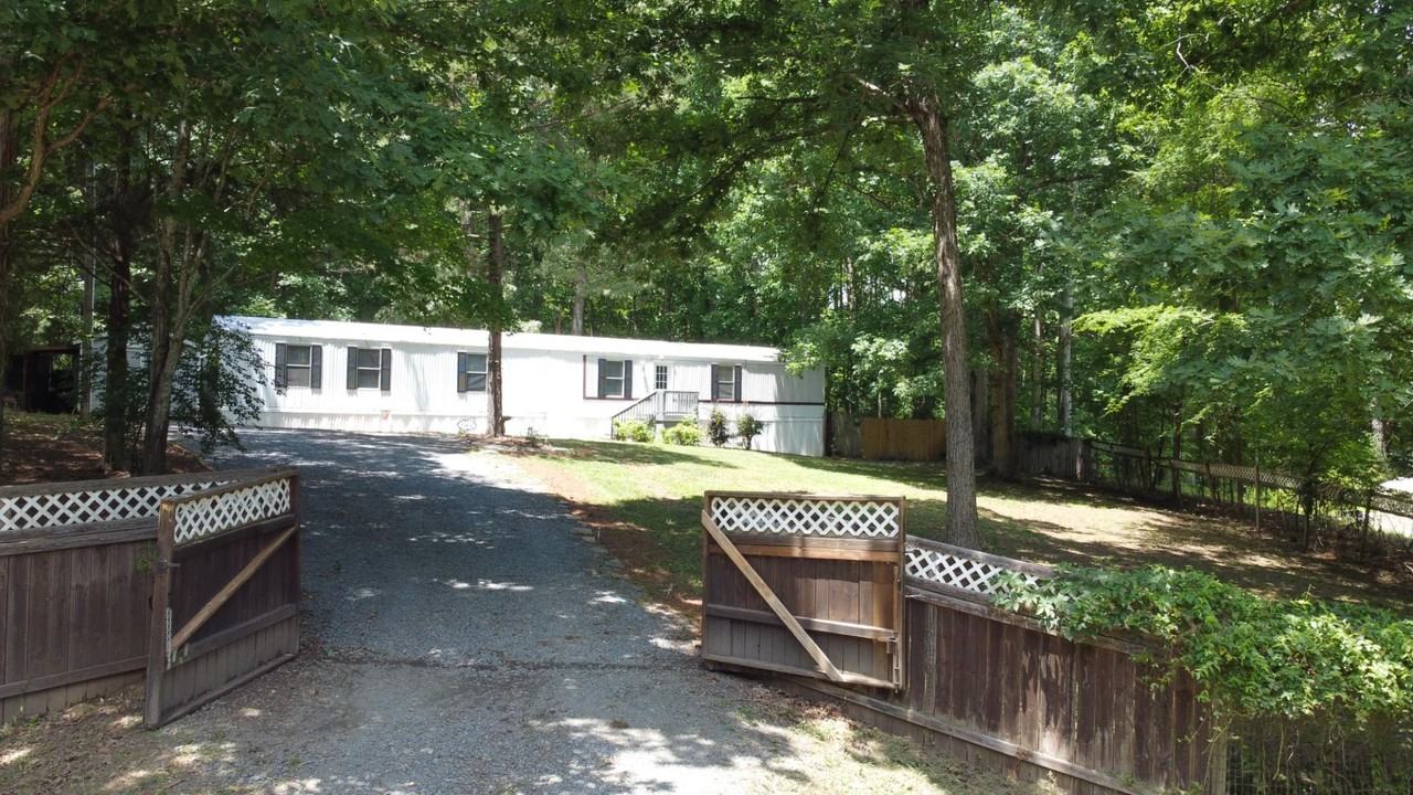 4120 Glenola Dr - Photo 3 of 20