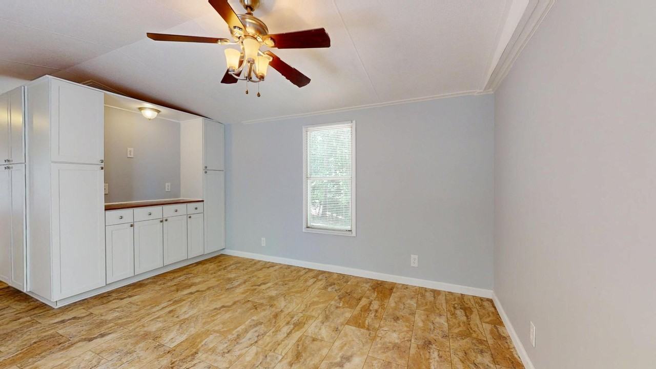 4120 Glenola Dr - Photo 6 of 20