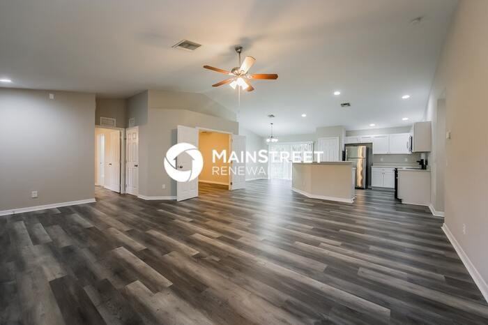 3317 57th St W - Photo 4 of 16