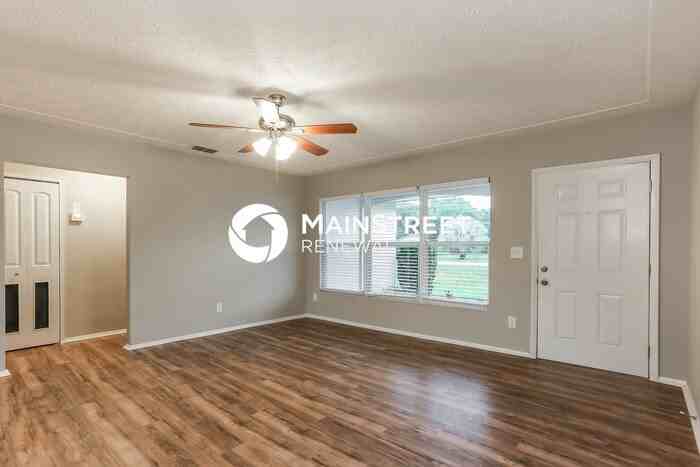 402 29th St E - Photo 3 of 16